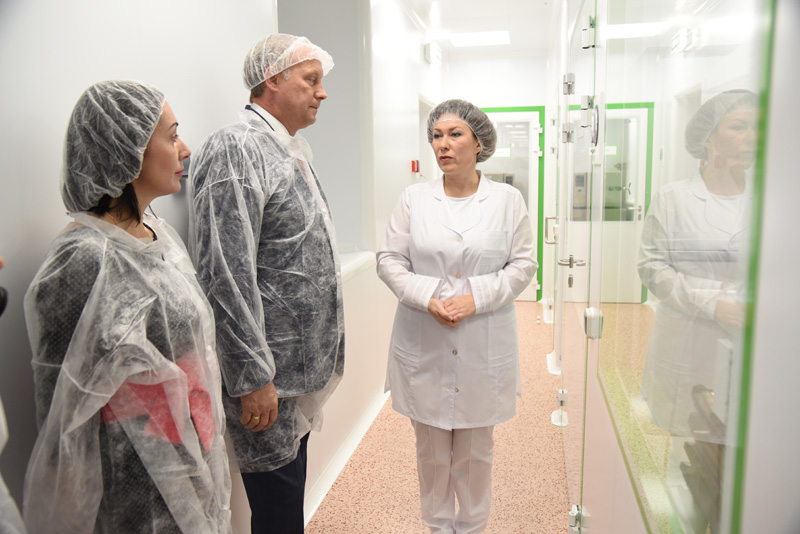 Delegation of Noginsk Municipal District Enterprises and Organizations’ Board of Directors Visits AKRIKHIN Manufacturing Facility